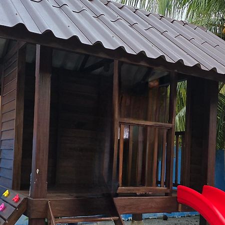 Casa Tiga Homestay Besut Kampung Kuala Besut Exterior photo