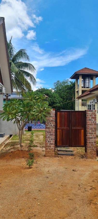 Casa Tiga Homestay Besut Kampung Kuala Besut Exterior photo