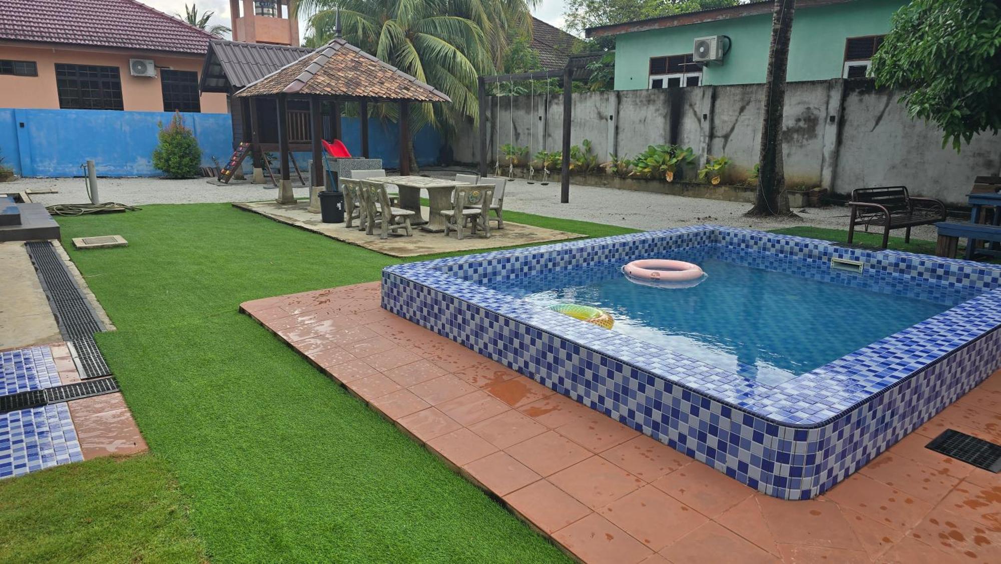 Casa Tiga Homestay Besut Kampung Kuala Besut Exterior photo