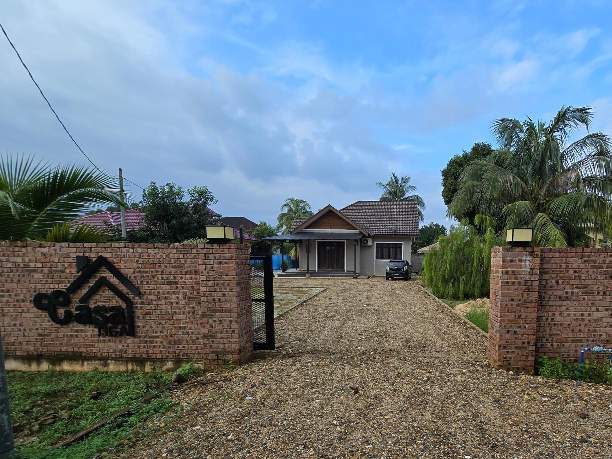 Casa Tiga Homestay Besut Kampung Kuala Besut Exterior photo